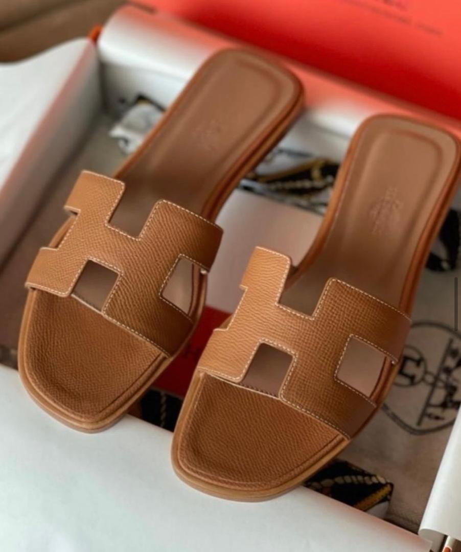 Brown Hermes slides(close size)